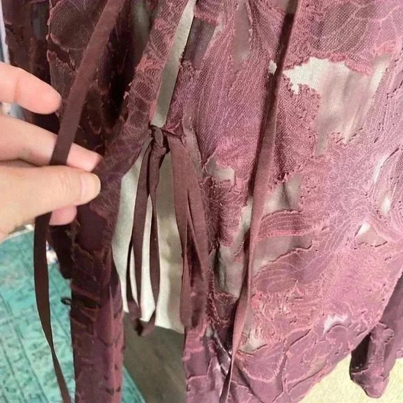 Romantic lace blouse - Picture 5 of 12